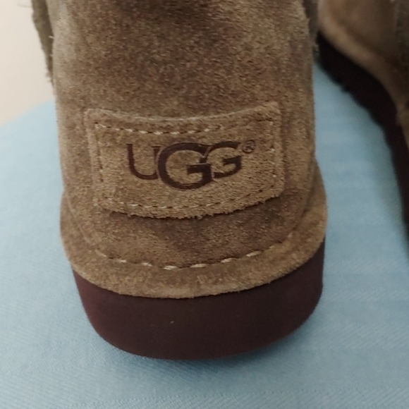 🐸  NWOT UGG Boot - Picture 6 of 11